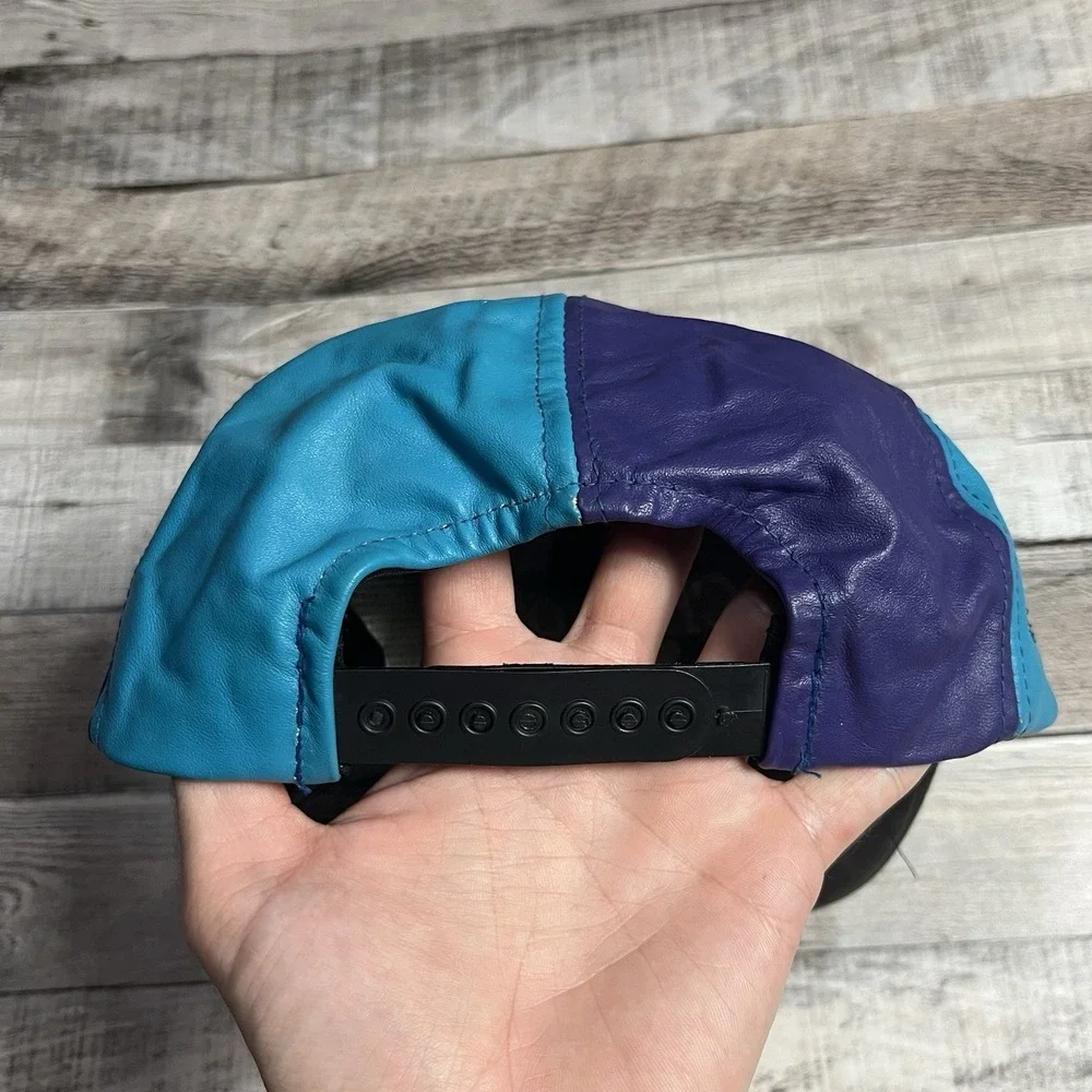 Charlotte Hornets SnapBack One Size Leather Vintage 90s NBA  Basketball